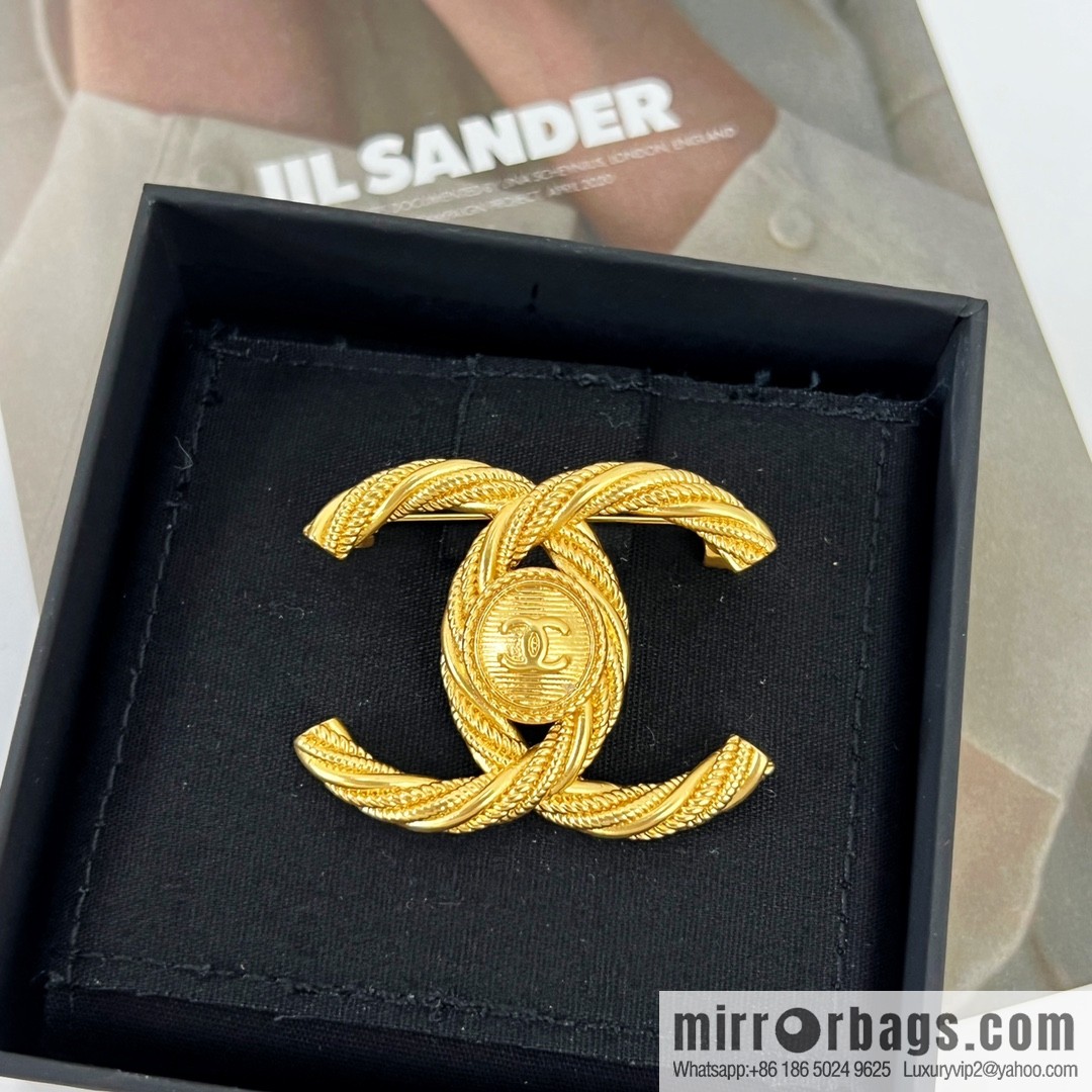 New ☑️ Chanel double c gold brooch