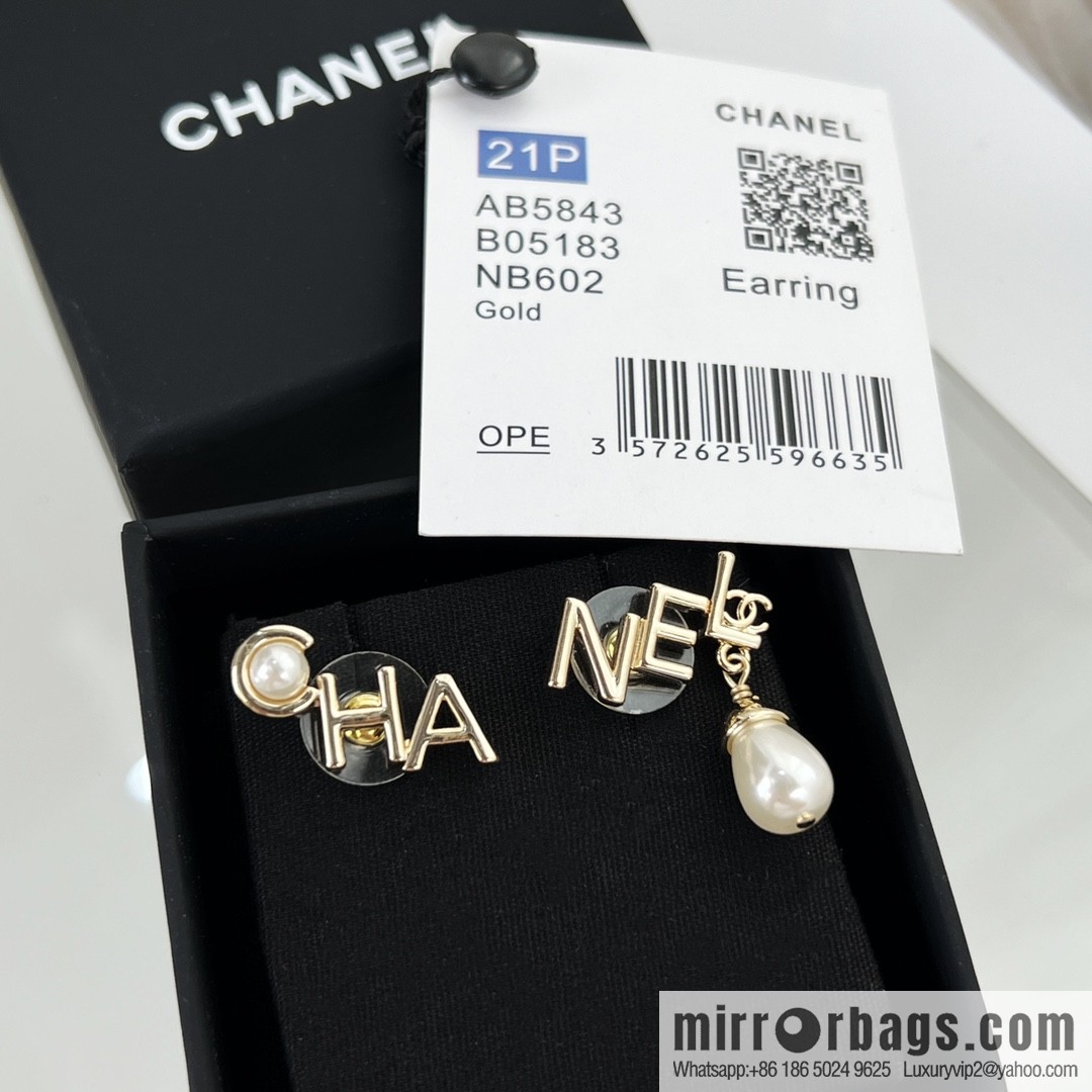 New ☑️ CHANEL Chanel double c asymmetric letter pearl stud earrings