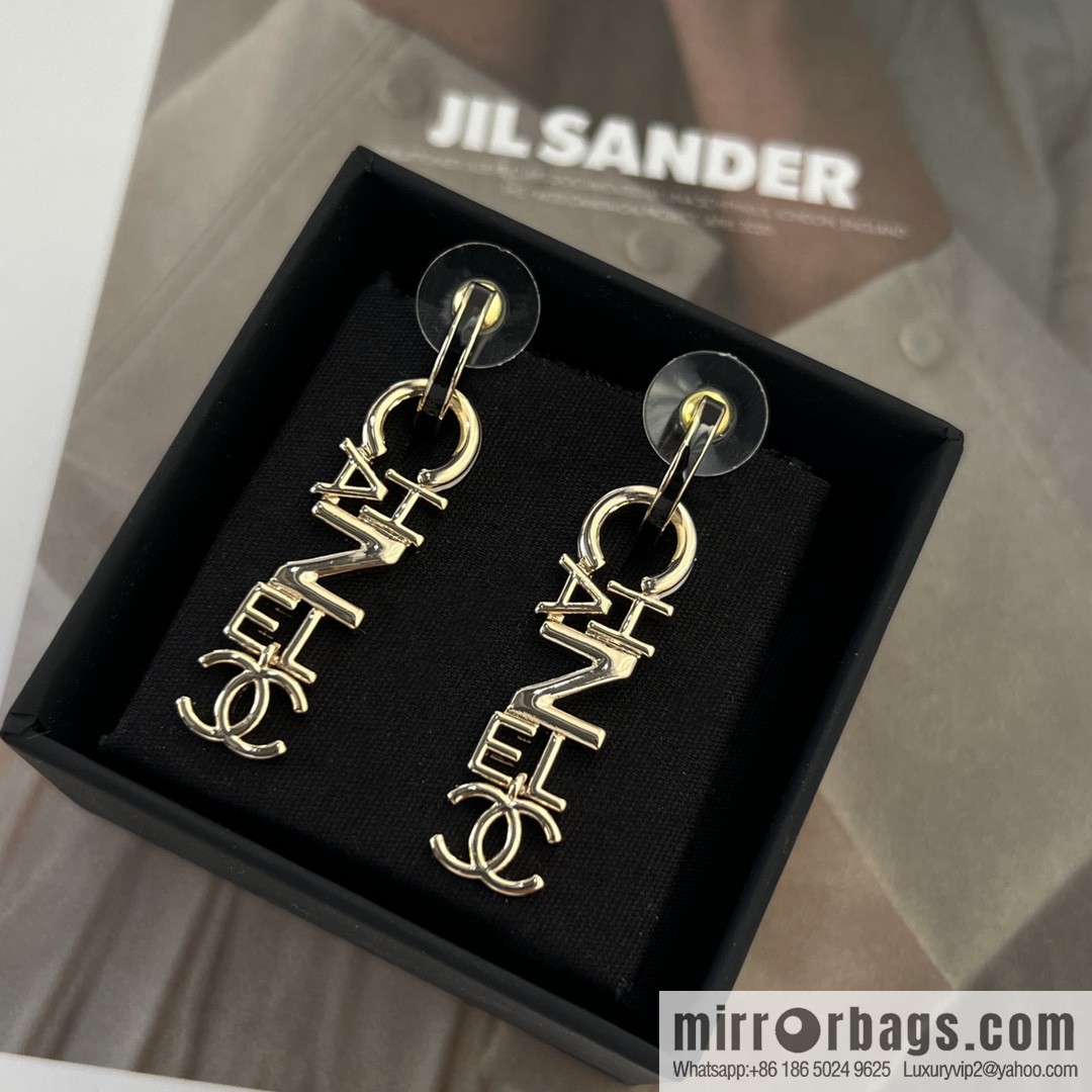 New ☑️ CHANEL Chanel gold double c letter stud earrings