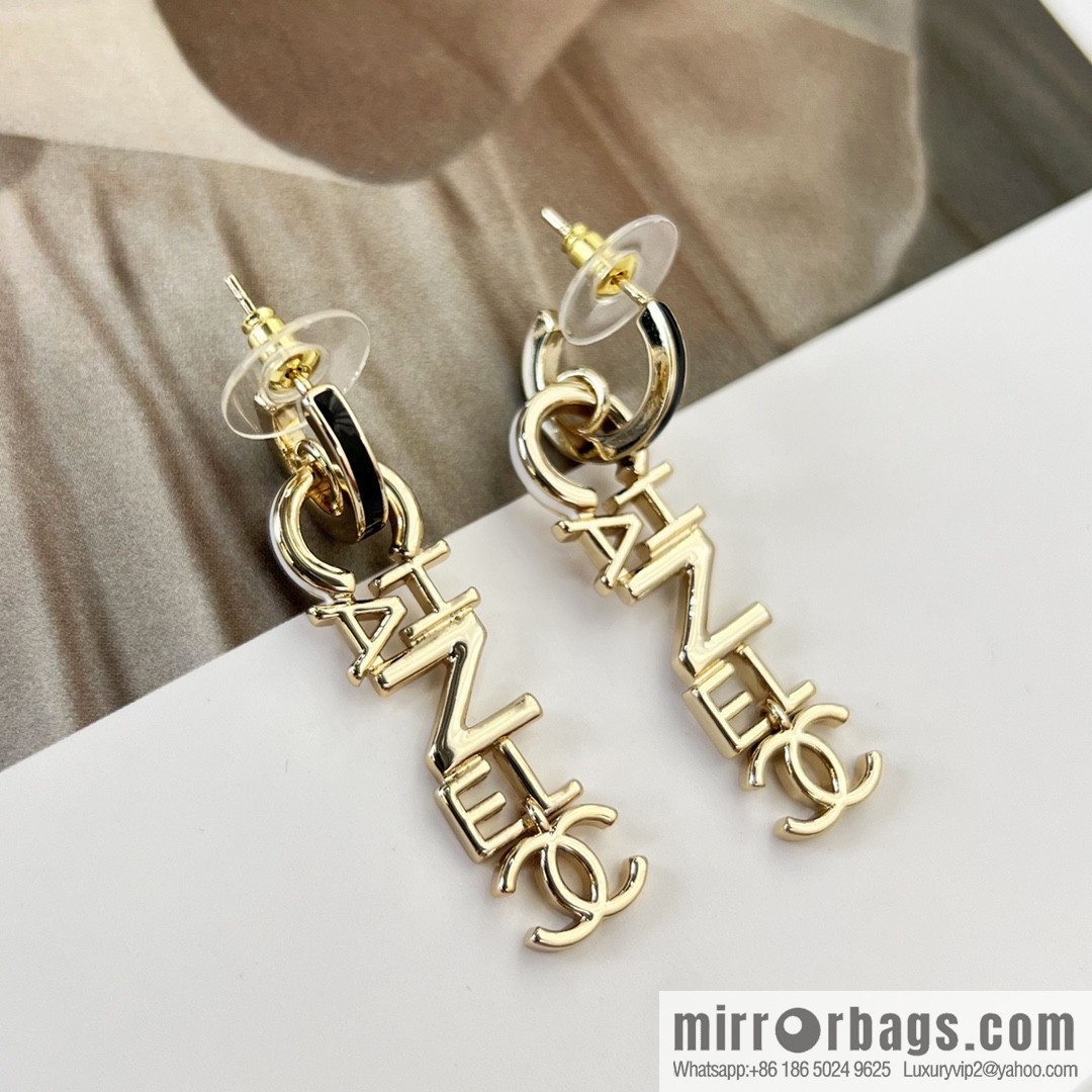 New ☑️ CHANEL Chanel gold double c letter stud earrings
