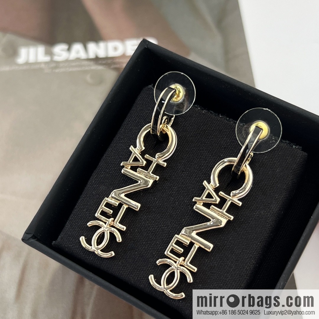 New ☑️ CHANEL Chanel gold double c letter stud earrings