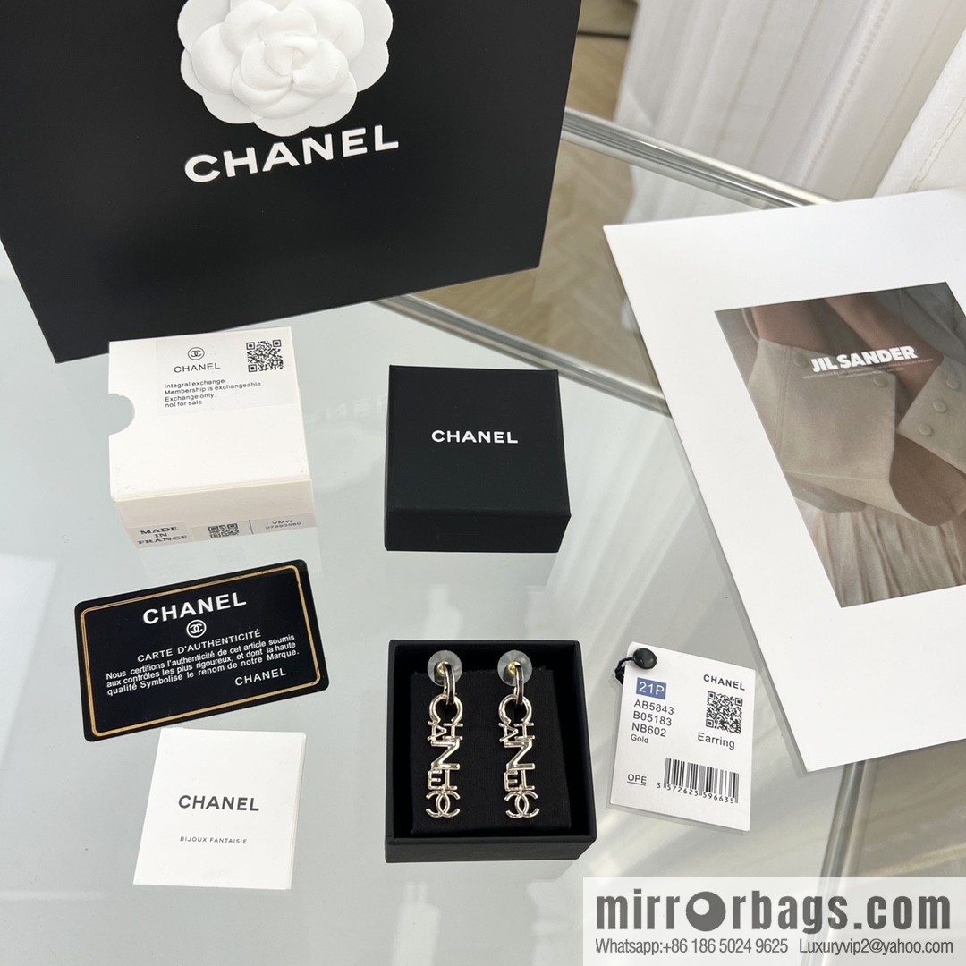 New ☑️ CHANEL Chanel gold double c letter stud earrings