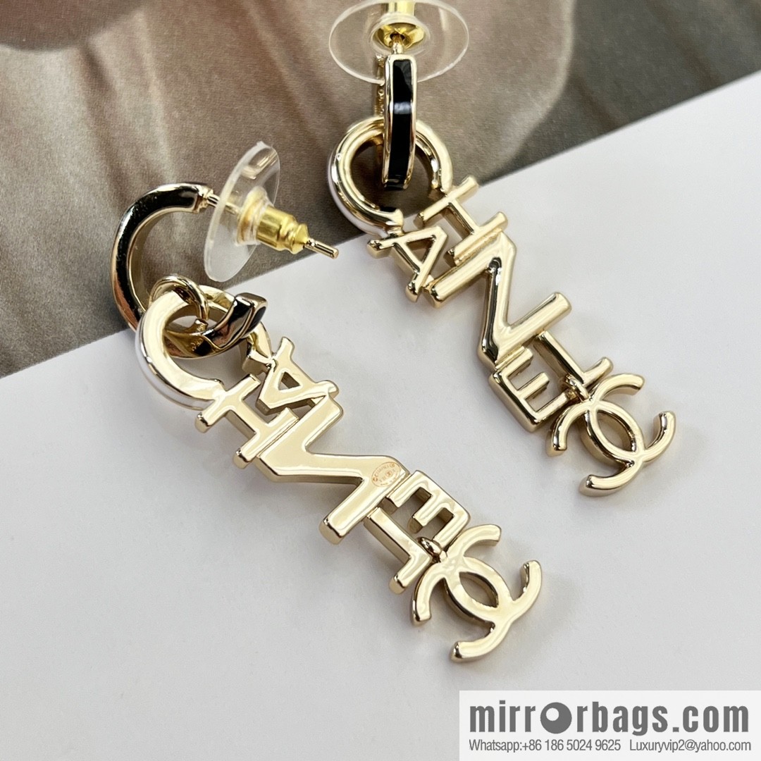New ☑️ CHANEL Chanel gold double c letter stud earrings