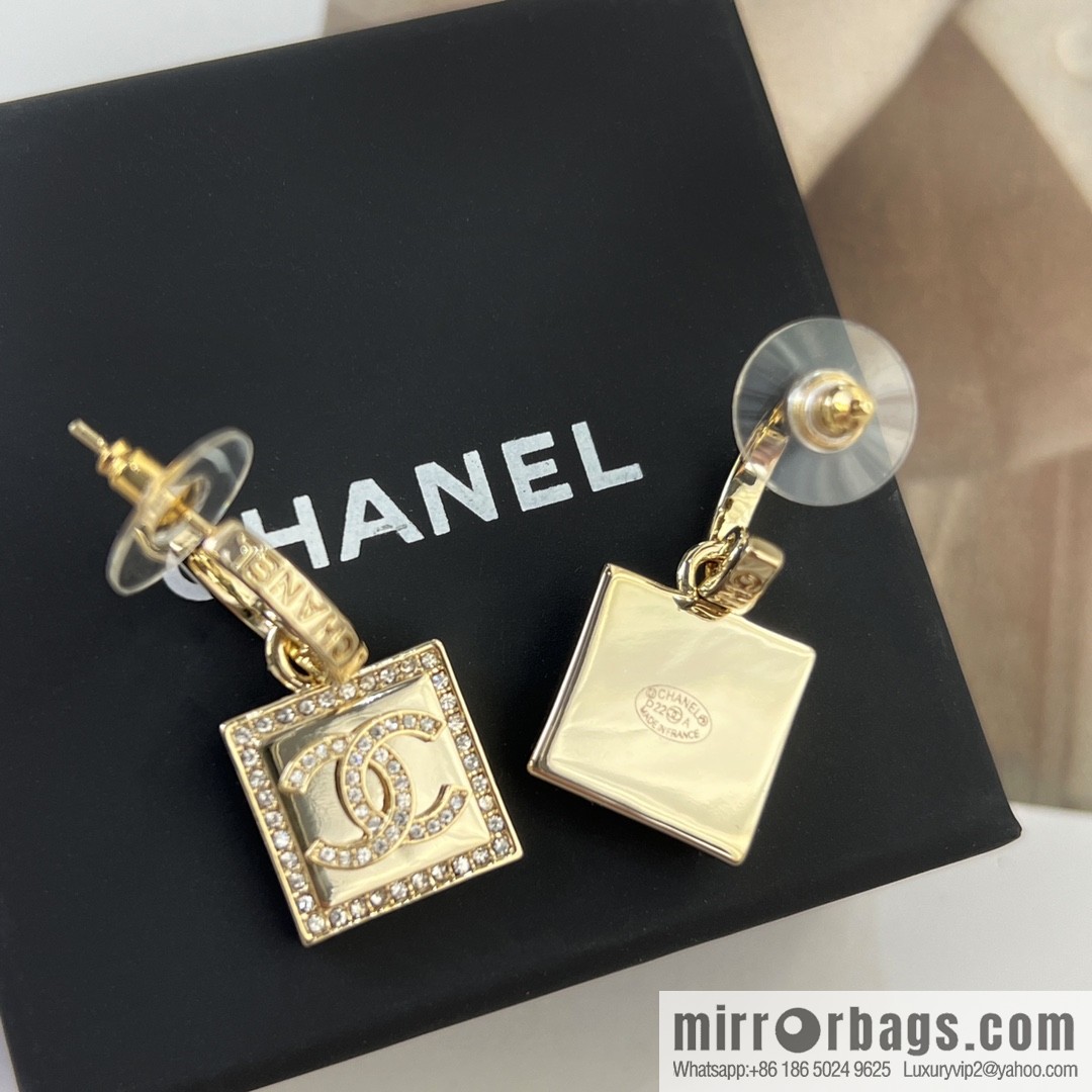 New ☑️ CHANEL Chanel c2 gold double c square stud earrings