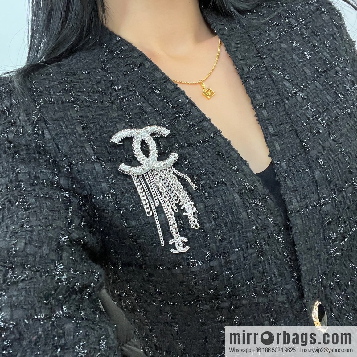 New ☑️ Chanel double c fringed brooch