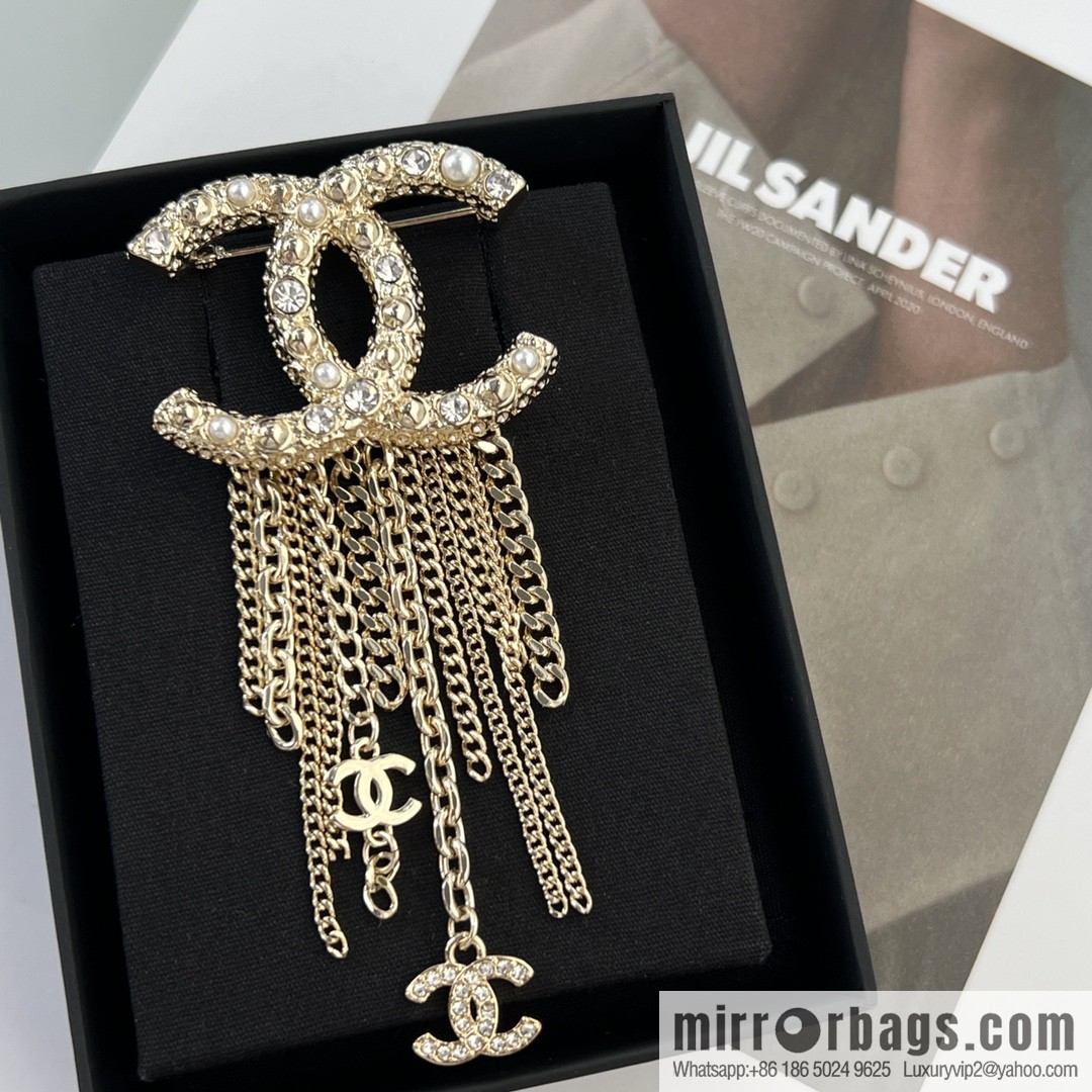 New ☑️ Chanel double c fringed brooch