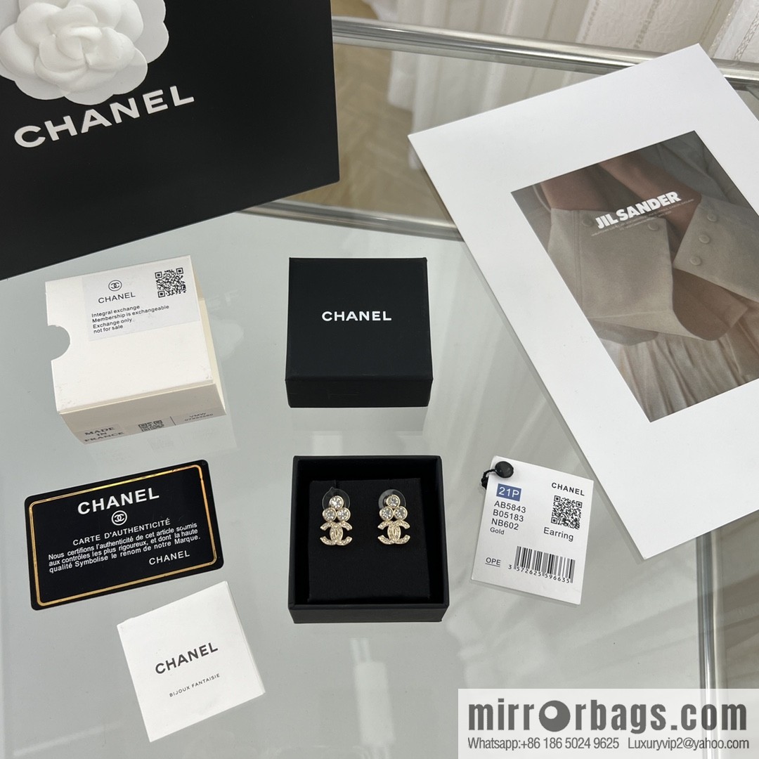 New ☑️ CHANEL Chanel double c three-diamond stud earrings