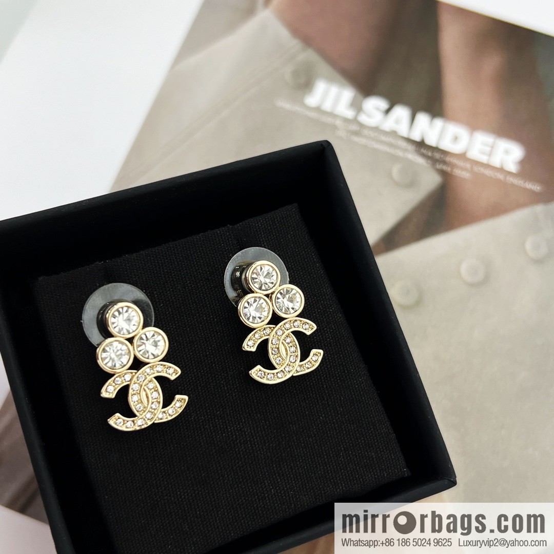 New ☑️ CHANEL Chanel double c three-diamond stud earrings