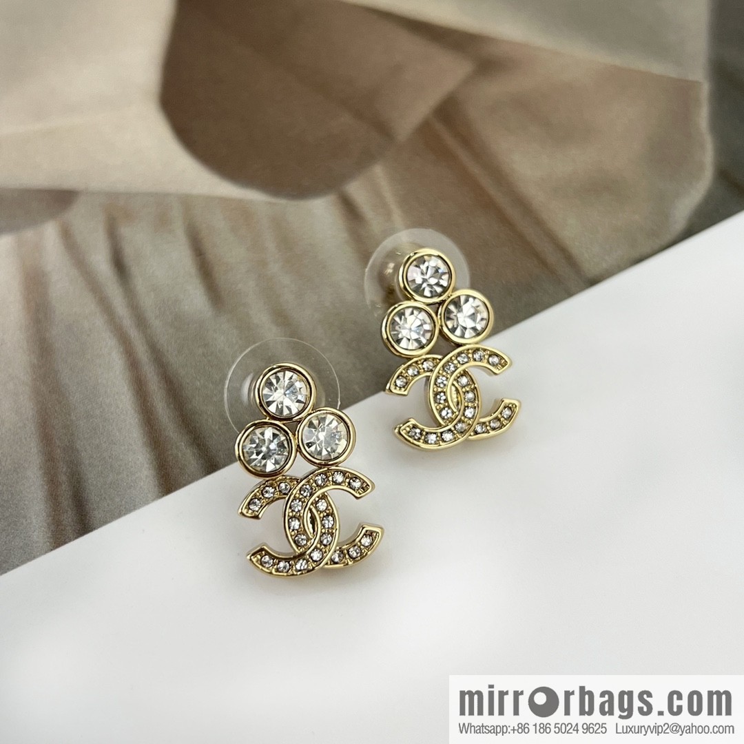 New ☑️ CHANEL Chanel double c three-diamond stud earrings
