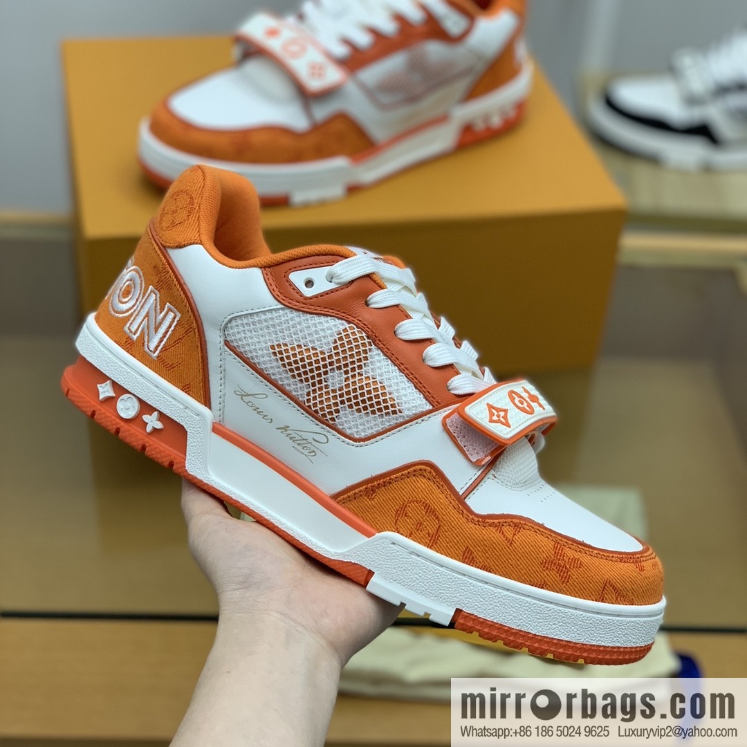 LV/Louis Vuitton men's sports running shoes made of calfskin