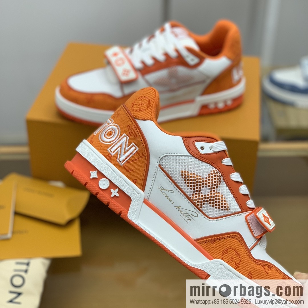 LV/Louis Vuitton men's sports running shoes made of calfskin