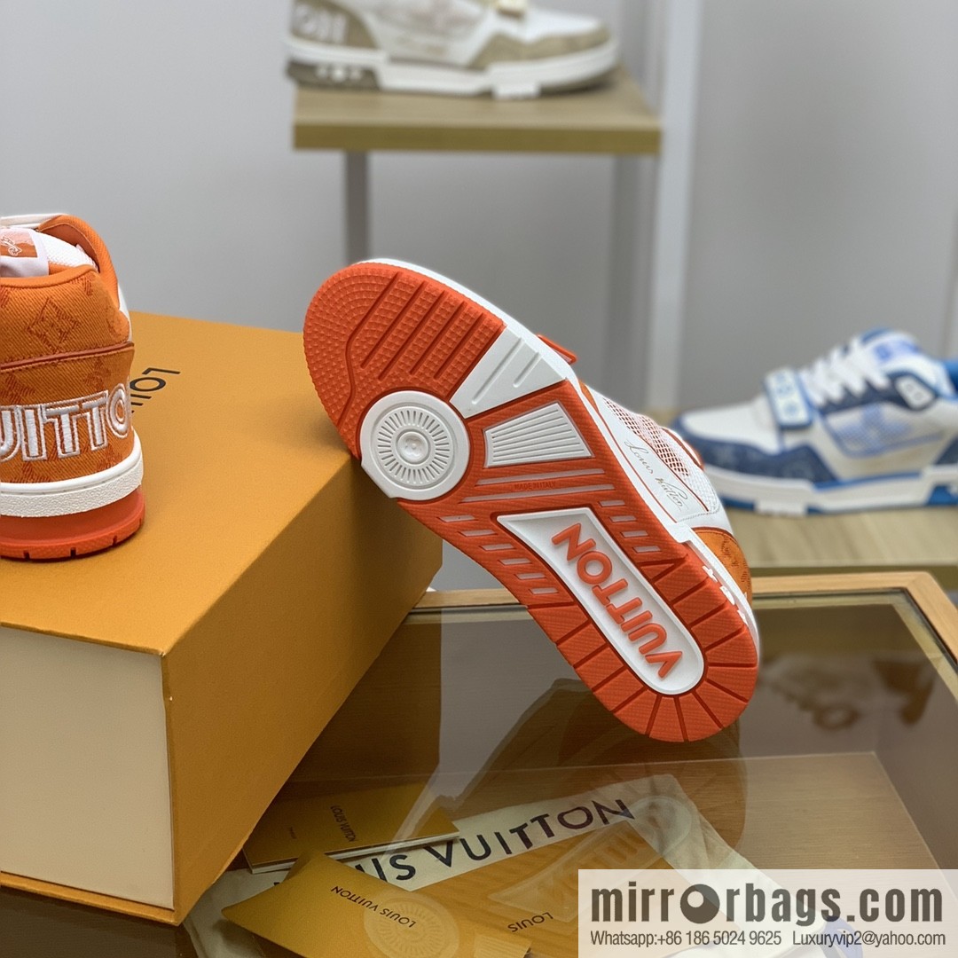 LV/Louis Vuitton men's sports running shoes made of calfskin