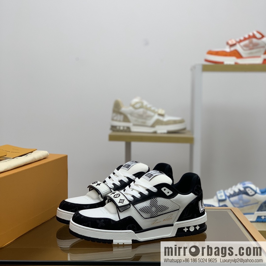 LV/Louis Vuitton men's sports running shoes made of calfskin