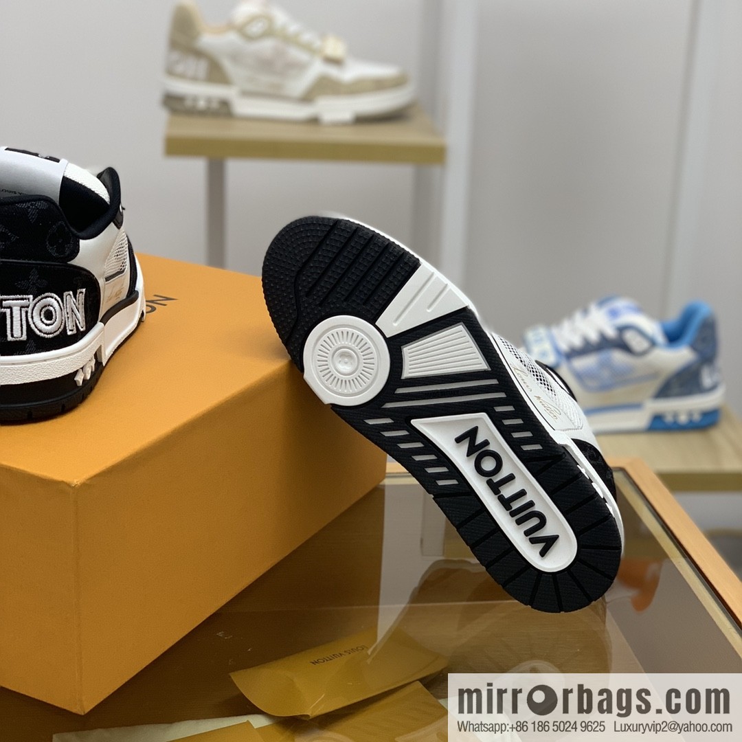 LV/Louis Vuitton men's sports running shoes made of calfskin