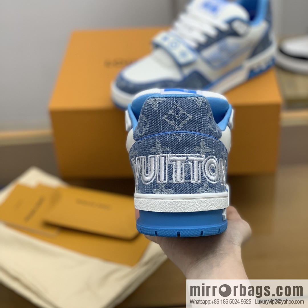 LV/Louis Vuitton men's sports running shoes made of calfskin