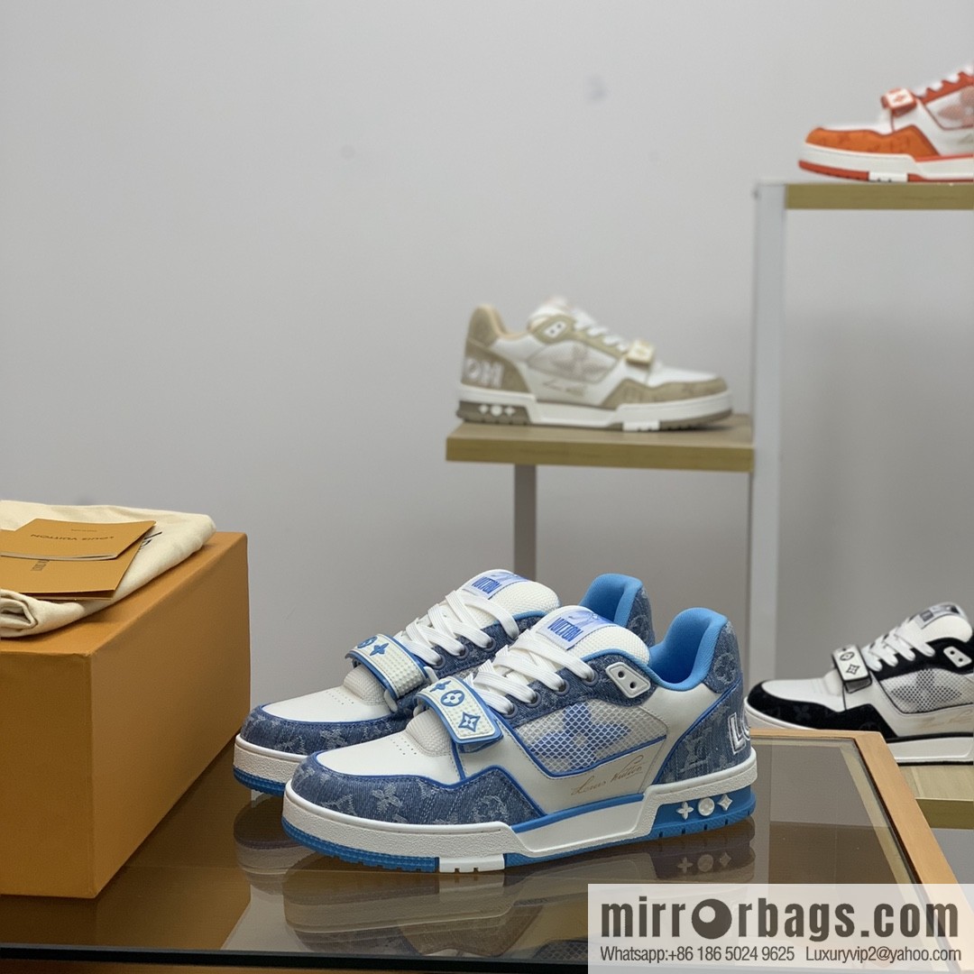 LV/Louis Vuitton men's sports running shoes made of calfskin