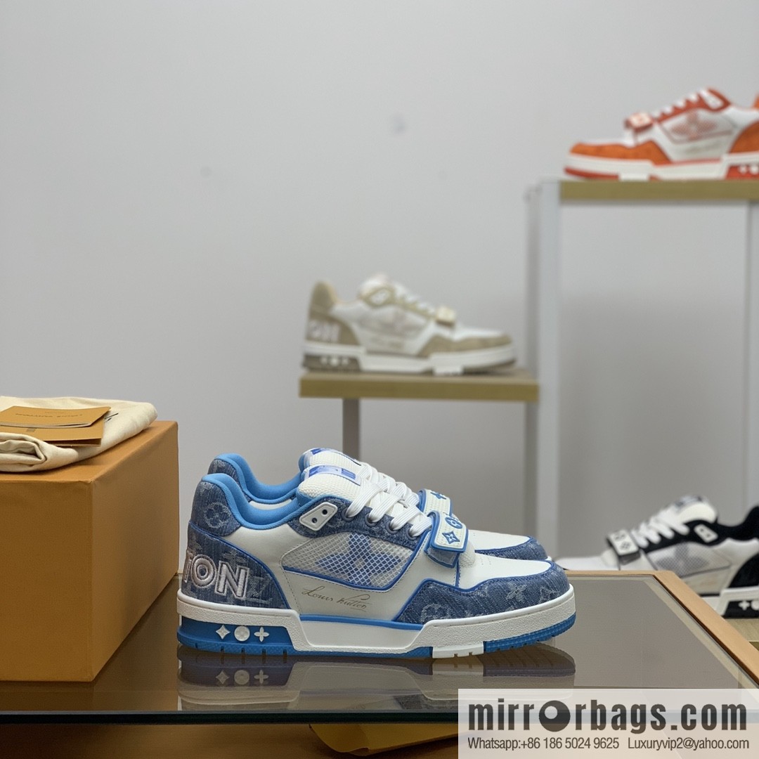 LV/Louis Vuitton men's sports running shoes made of calfskin