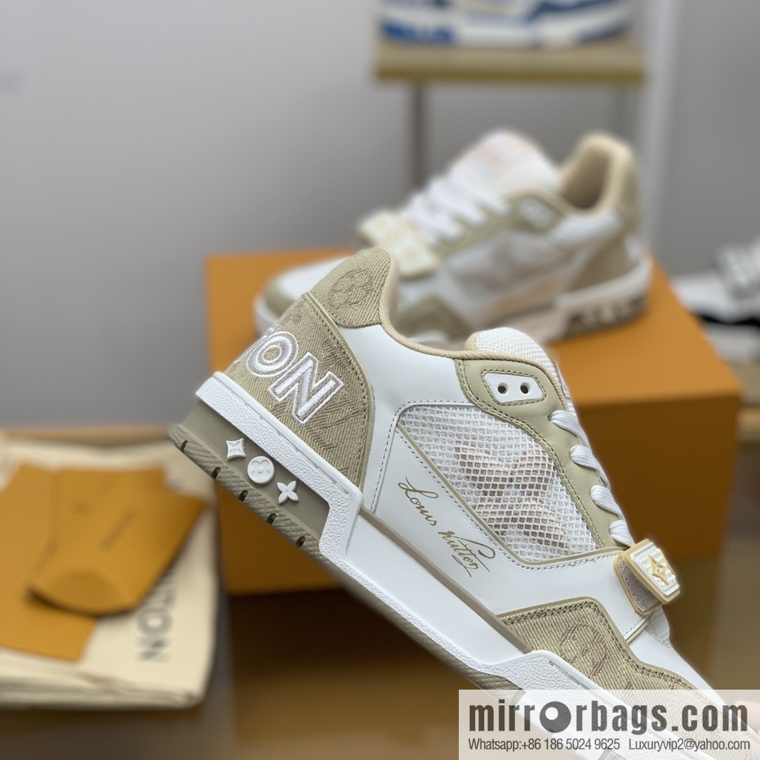 LV/Louis Vuitton men's sports running shoes made of calfskin
