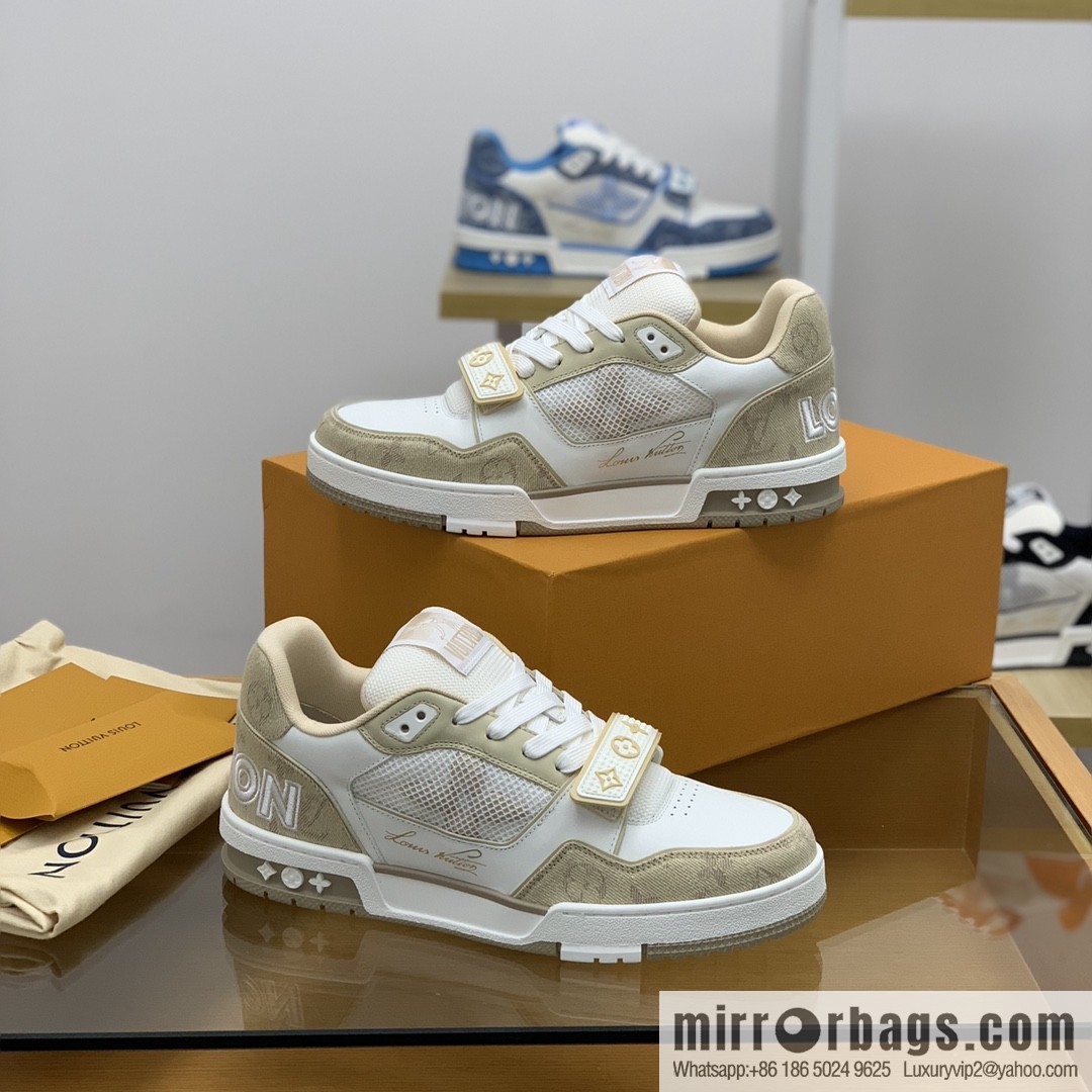 LV/Louis Vuitton men's sports running shoes made of calfskin