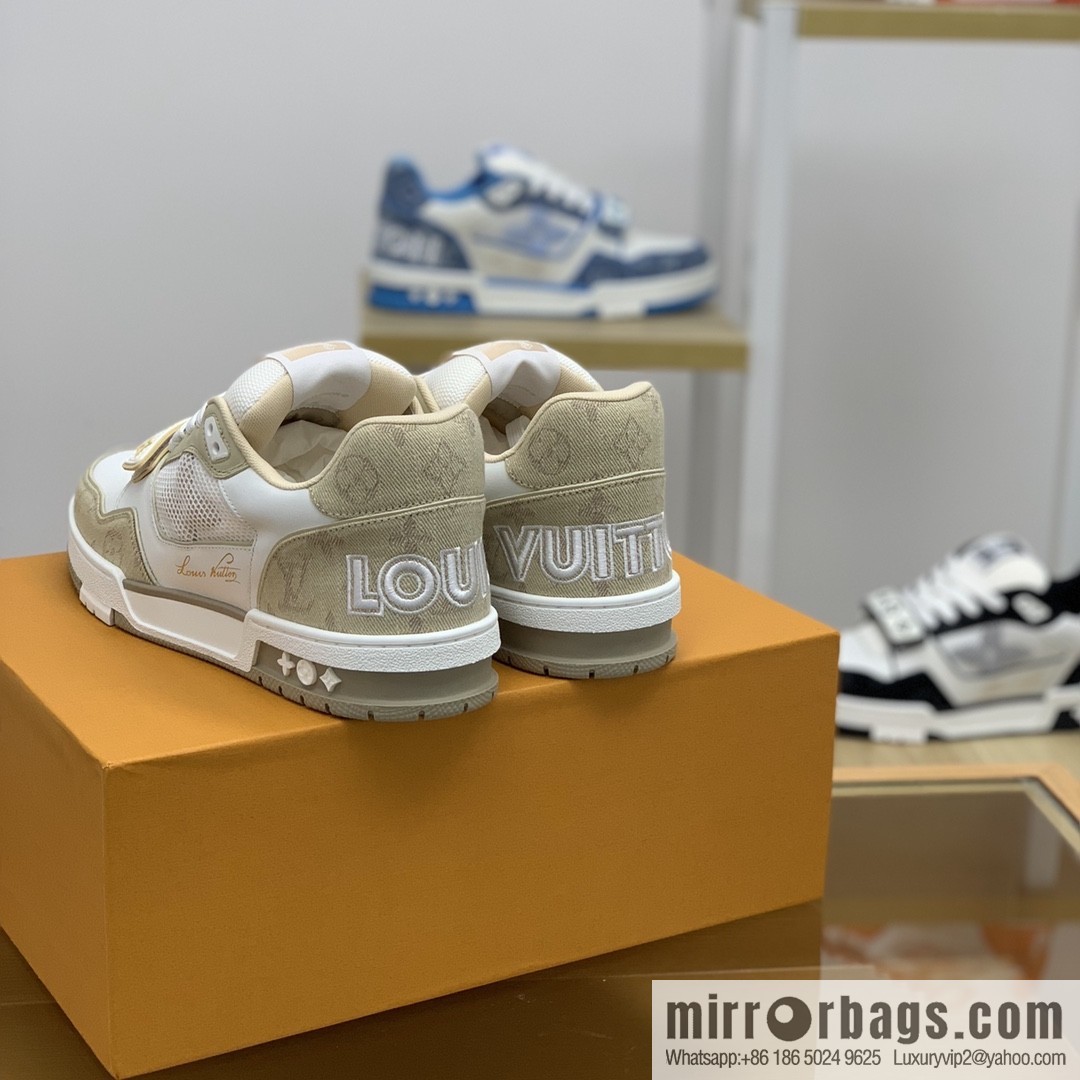 LV/Louis Vuitton men's sports running shoes made of calfskin