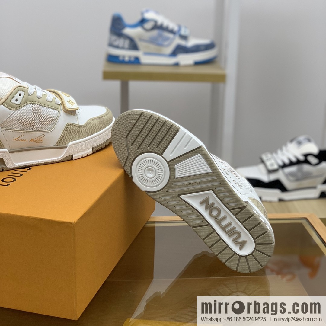 LV/Louis Vuitton men's sports running shoes made of calfskin