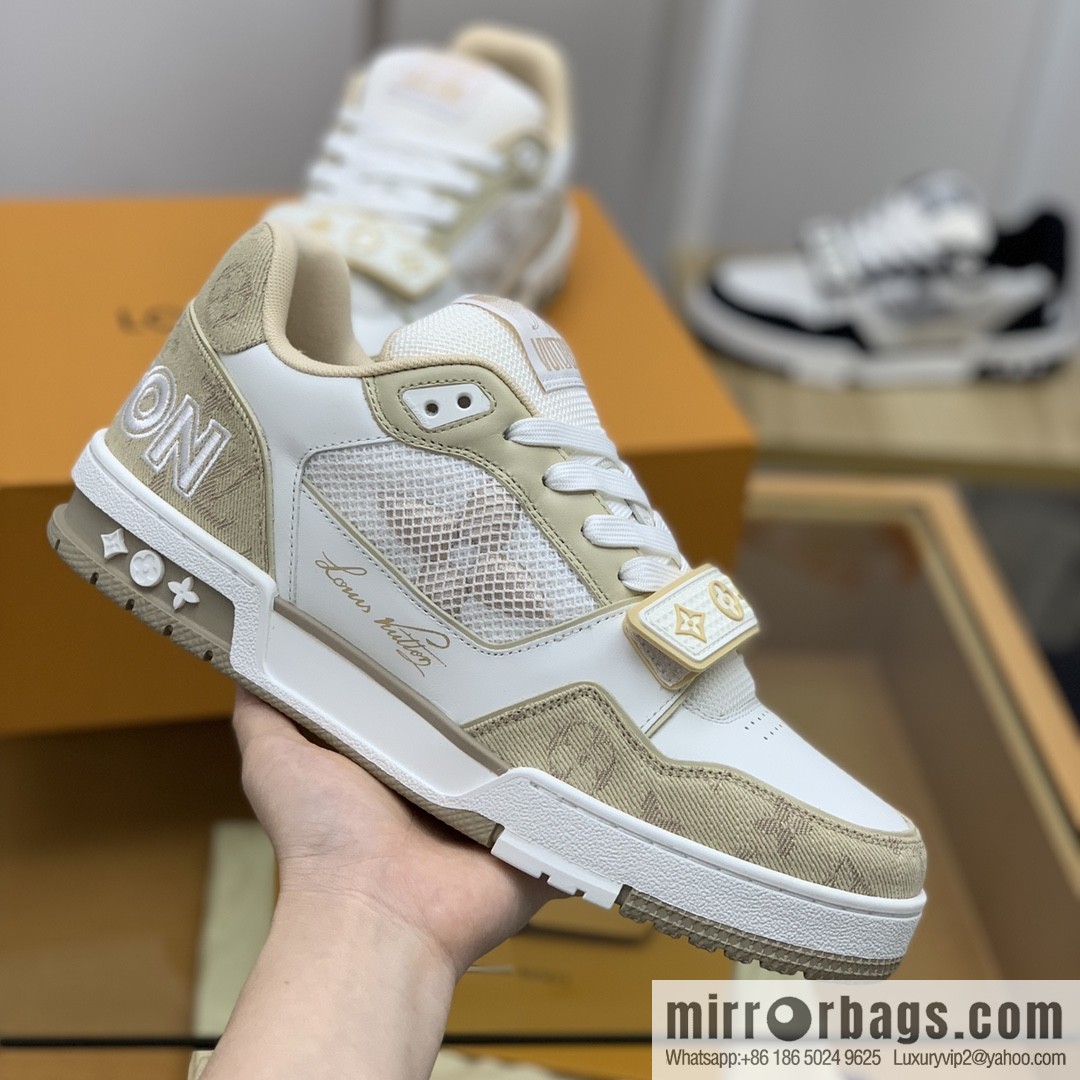 LV/Louis Vuitton men's sports running shoes made of calfskin