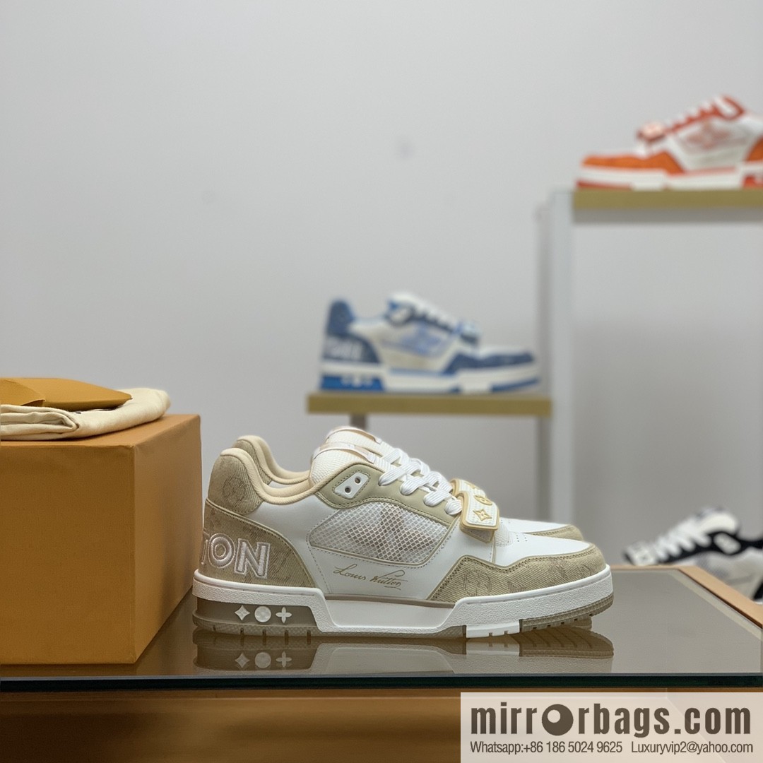 LV/Louis Vuitton men's sports running shoes made of calfskin