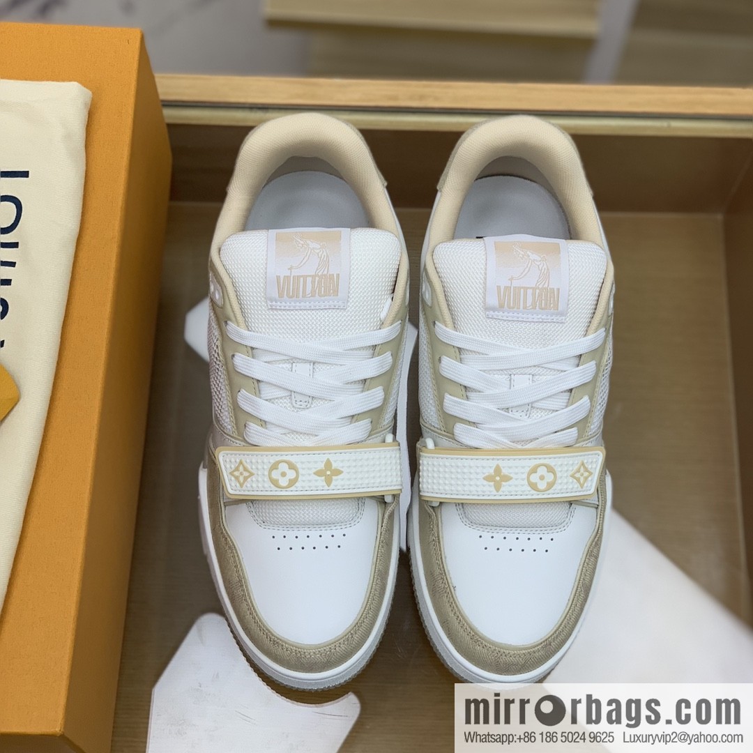 LV/Louis Vuitton men's sports running shoes made of calfskin