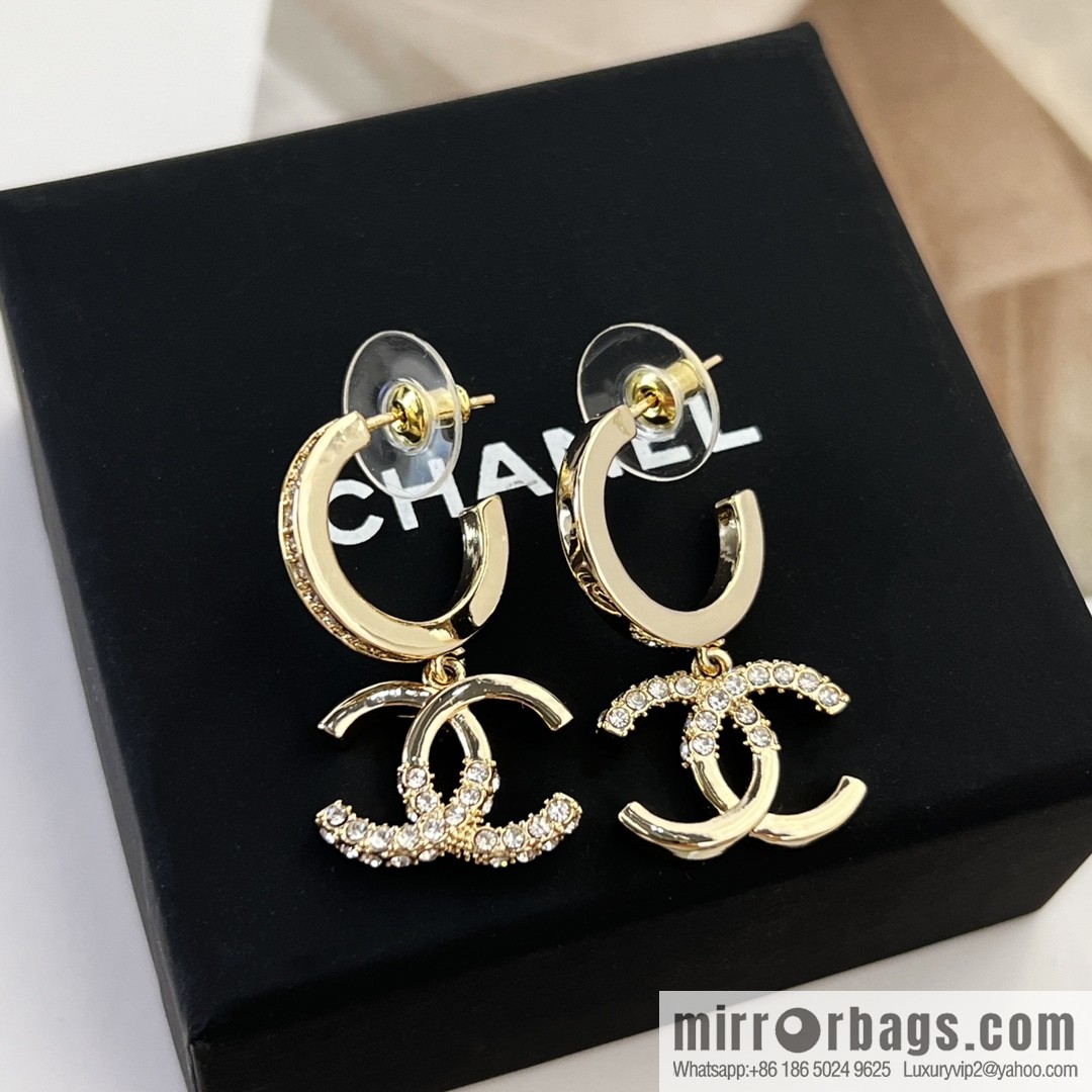 New ☑️ CHANEL Chanel c2 double c half diamond stud earrings