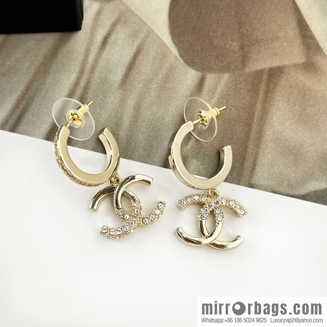 New ☑️ CHANEL Chanel c2 double c half diamond stud earrings