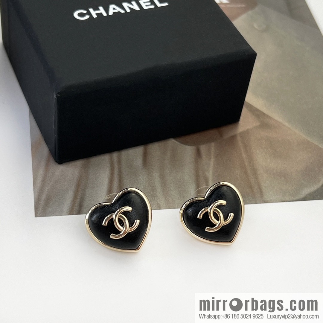 New ☑️ CHANEL Chanel c1 double c peach heart love stud earrings