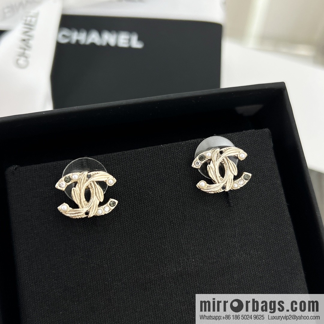 New ☑️ CHANEL Chanel double c stud earrings