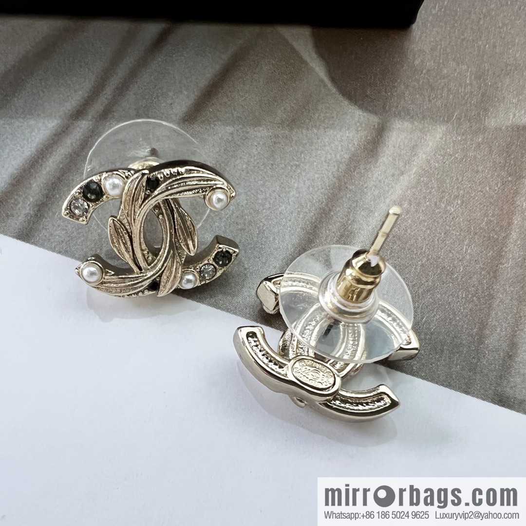 New ☑️ CHANEL Chanel double c stud earrings