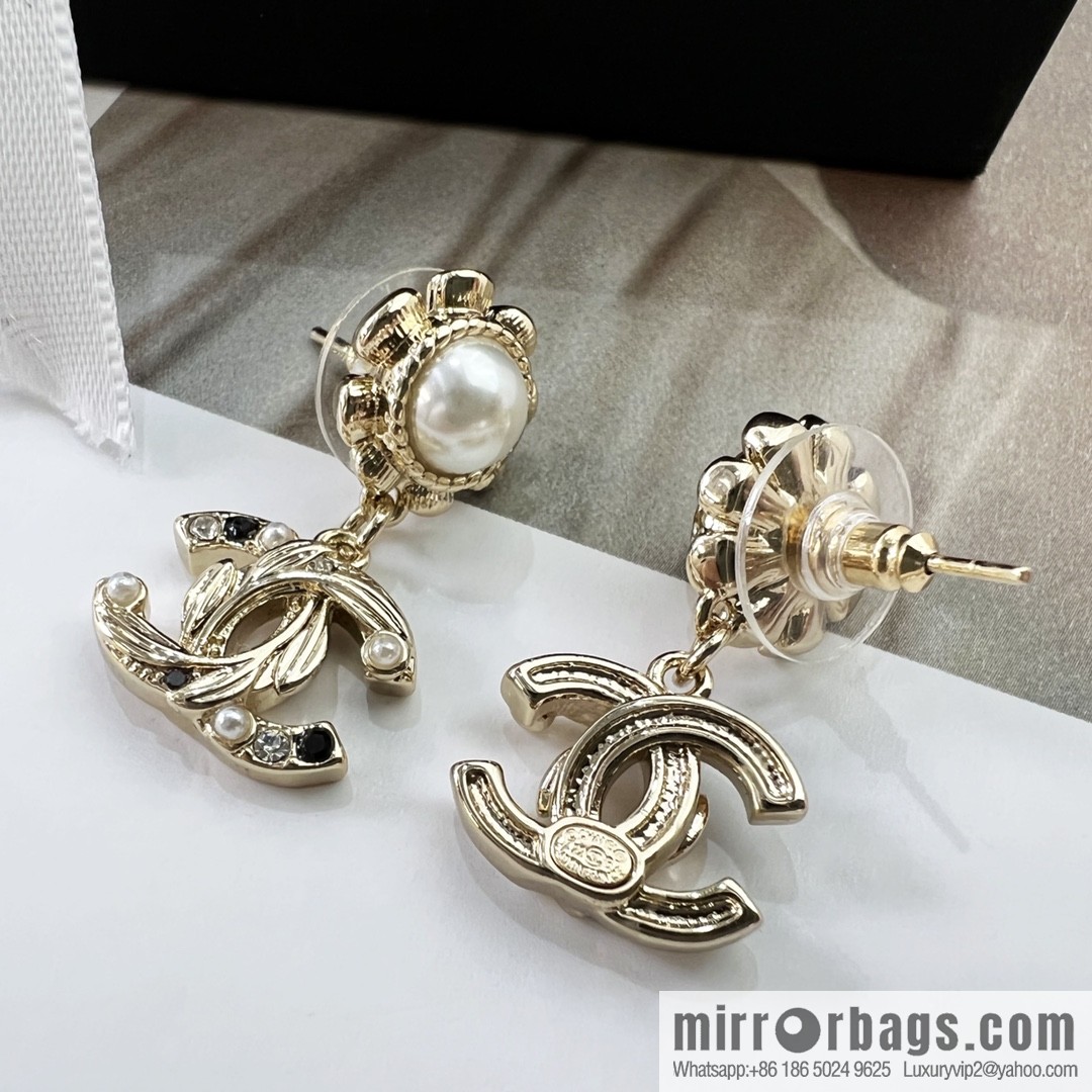 New ☑️ CHANEL Chanel double c stud earrings