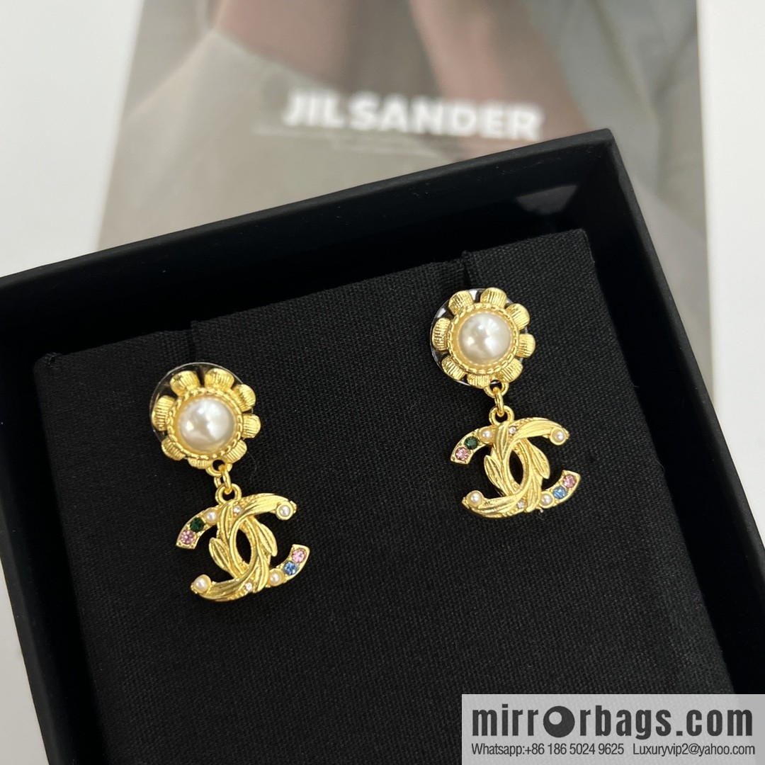 New ☑️ CHANEL Chanel double c stud earrings