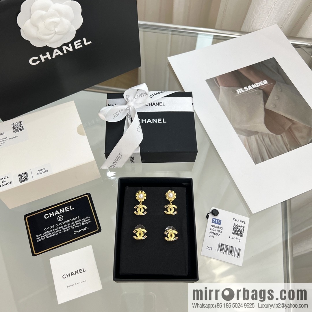 New ☑️ CHANEL Chanel double c stud earrings