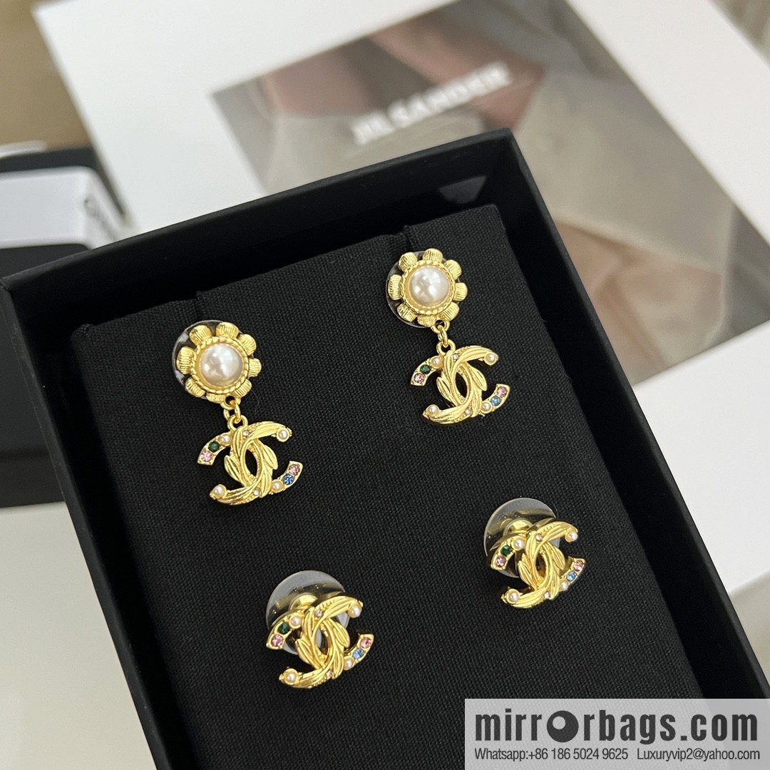 New ☑️ CHANEL Chanel double c stud earrings