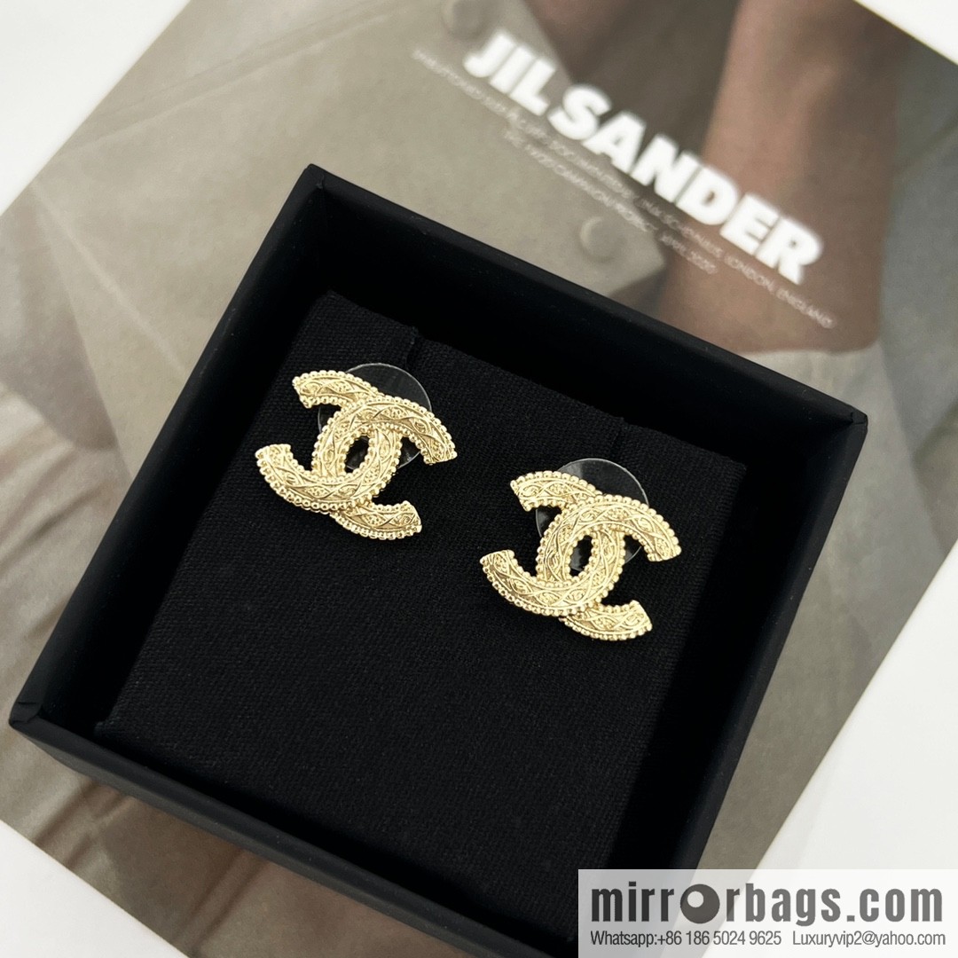 New ☑️ CHANEL Chanel double c stud earrings