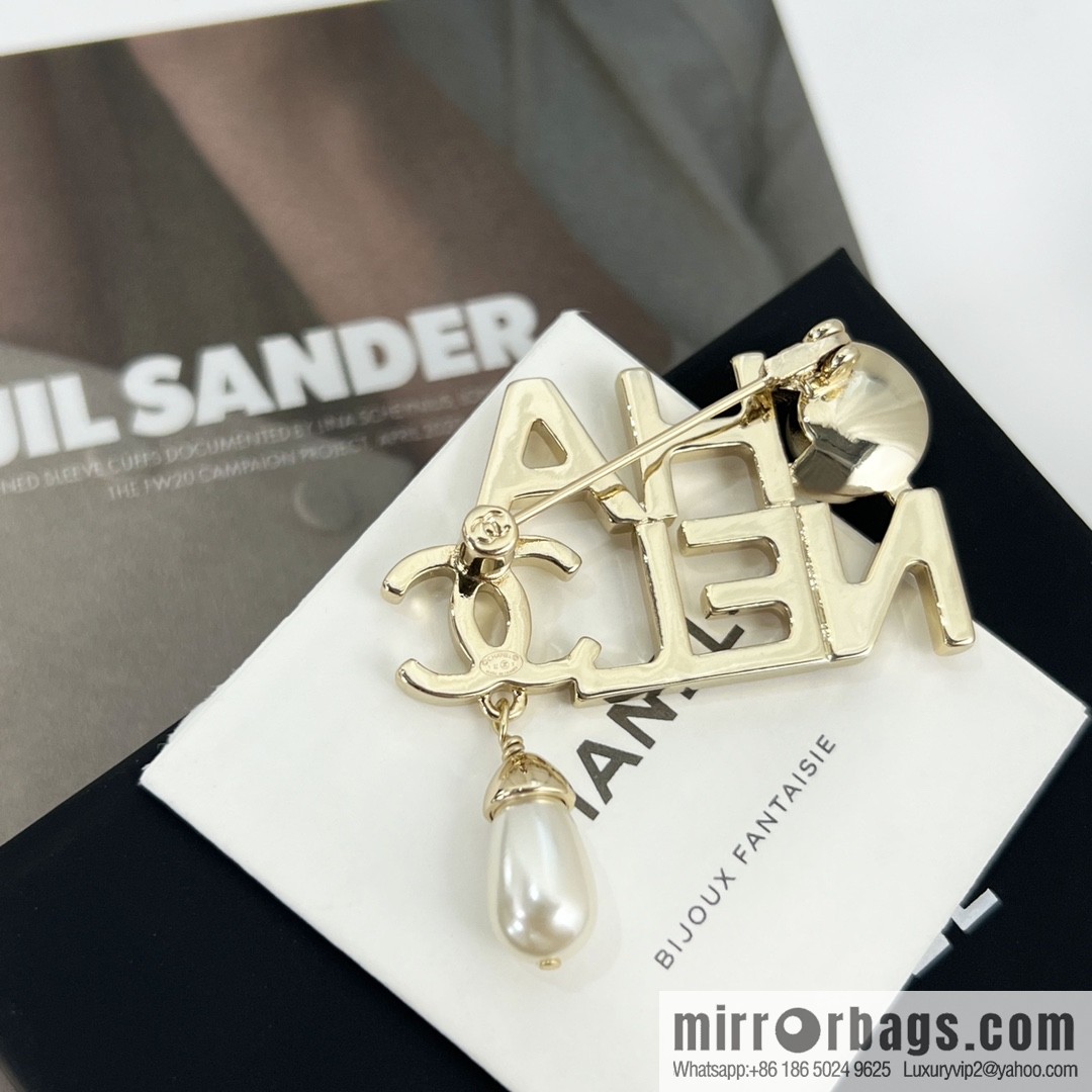 New ☑️ CHANEL Chanel double c gold letter pearl brooch