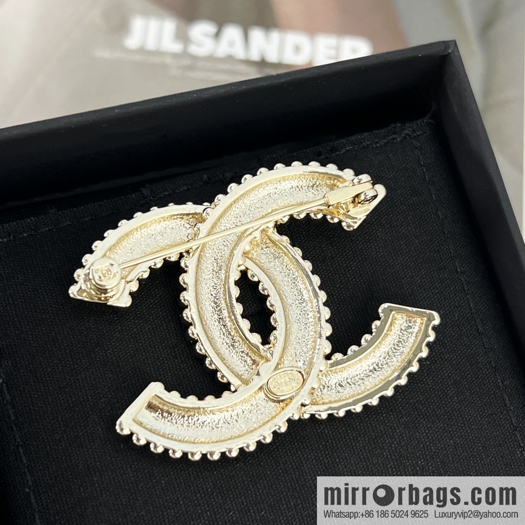 New ☑️ Chanel double c gold brooch