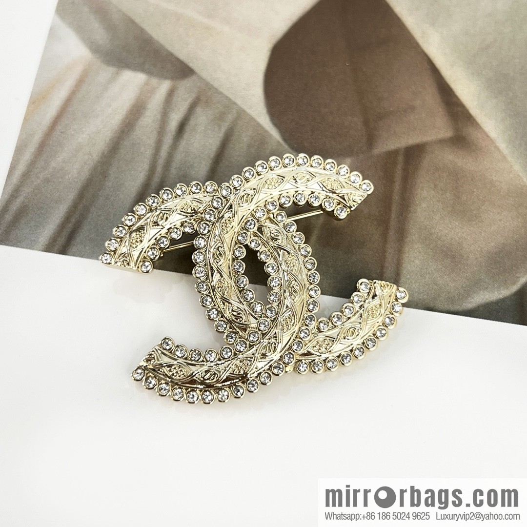 New ☑️ Chanel double c gold brooch