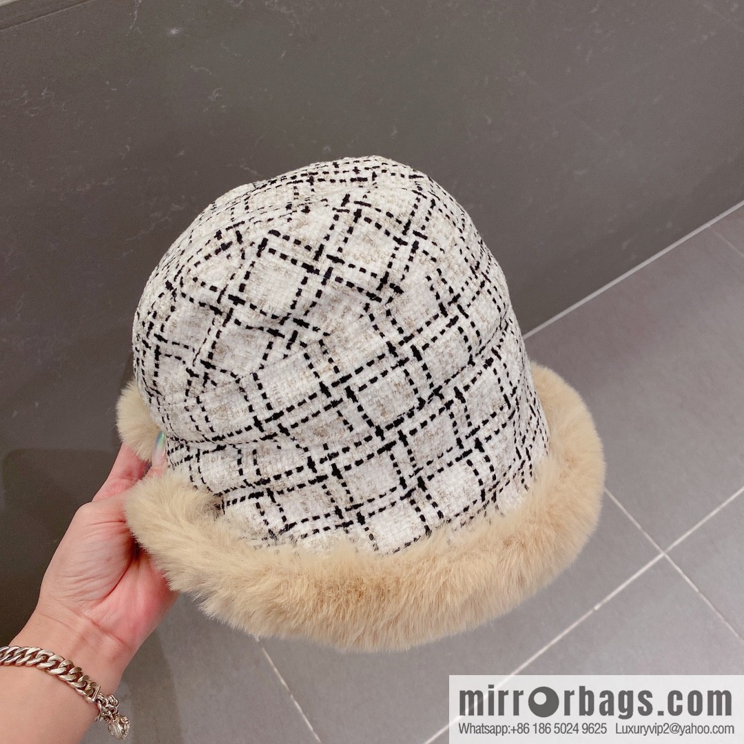 Chanel Chanel autumn and winter new plaid bucket hat