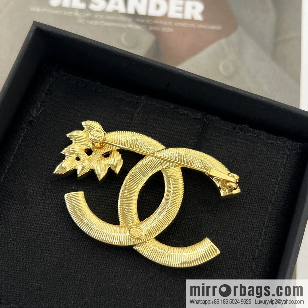 New ☑️ Chanel gold double c wheat ear brooch