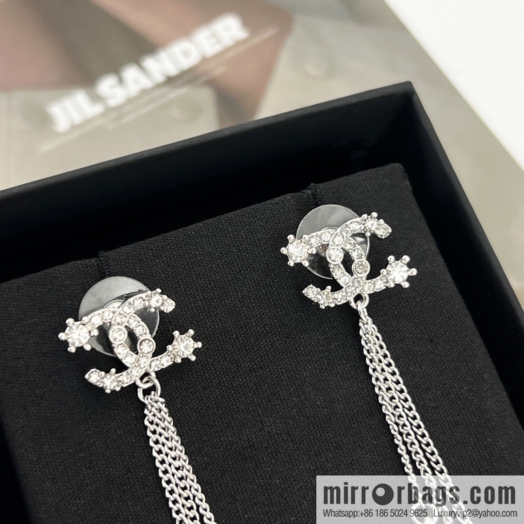 New ☑️ CHANEL Chanel double c fringed 5 word four leaf clover pearl stud earrings