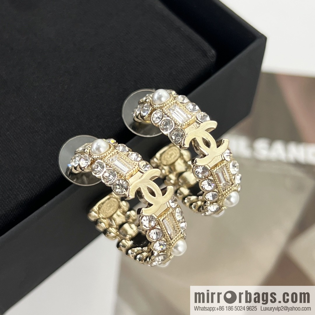 New ☑️ CHANEL Chanel double c square diamond stud earrings