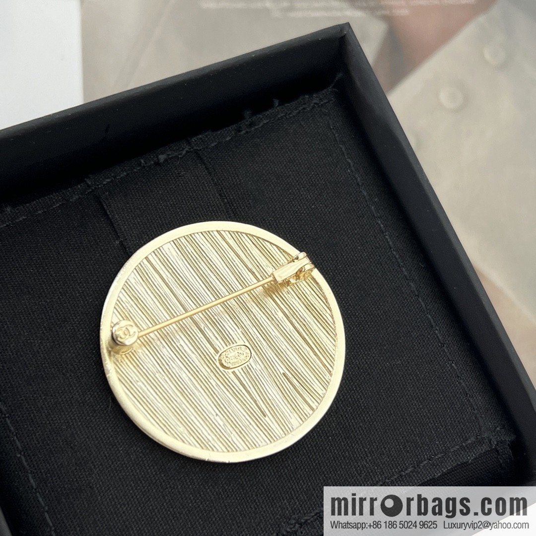 New ☑️ CHANEL Chanel double c gold round wheat ear brooch