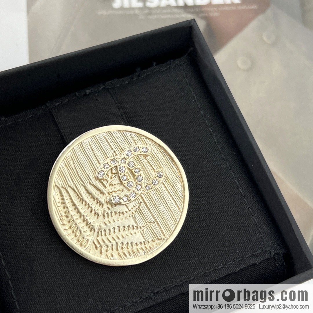 New ☑️ CHANEL Chanel double c gold round wheat ear brooch