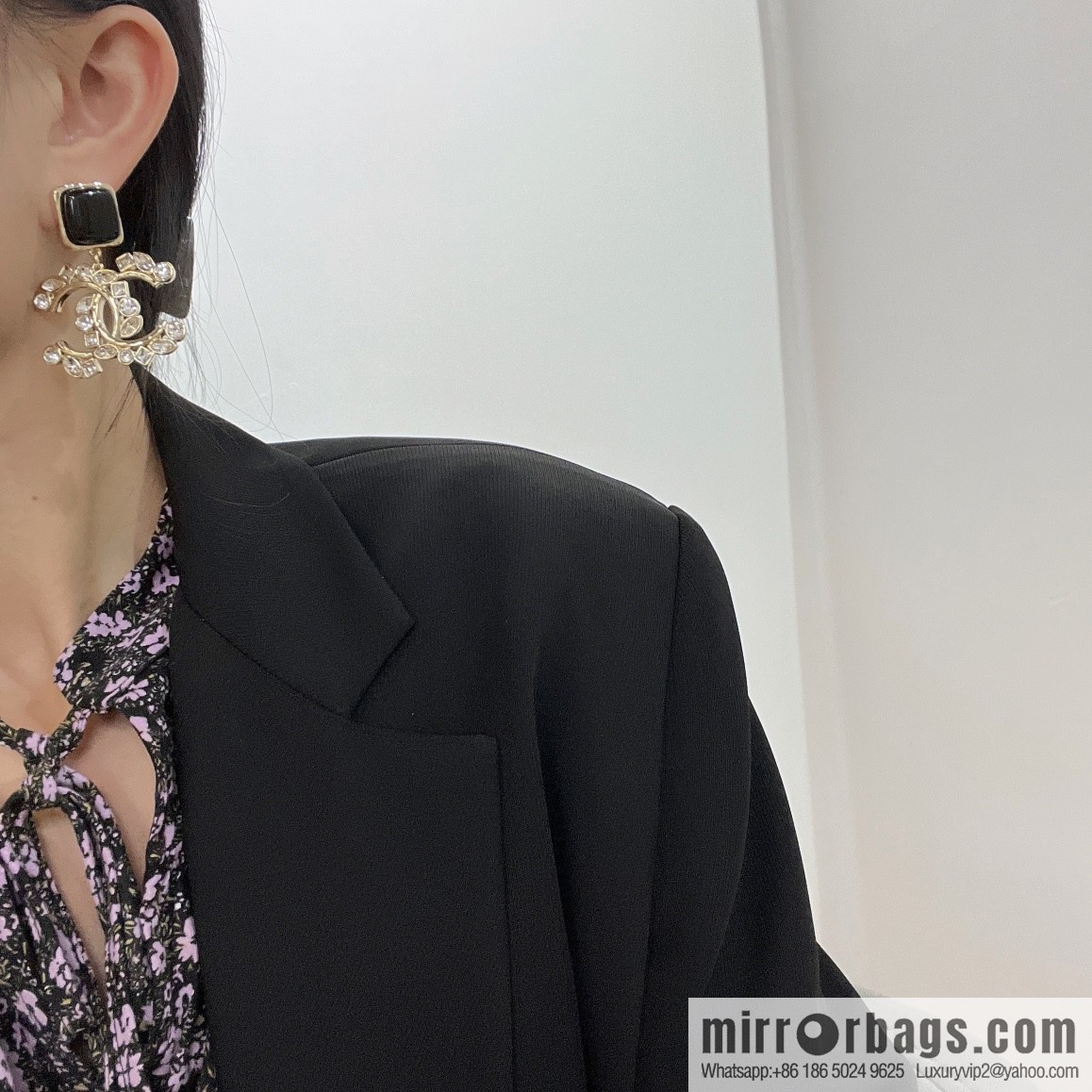 New ☑️ CHANEL Chanel c2 double c black square stud earrings