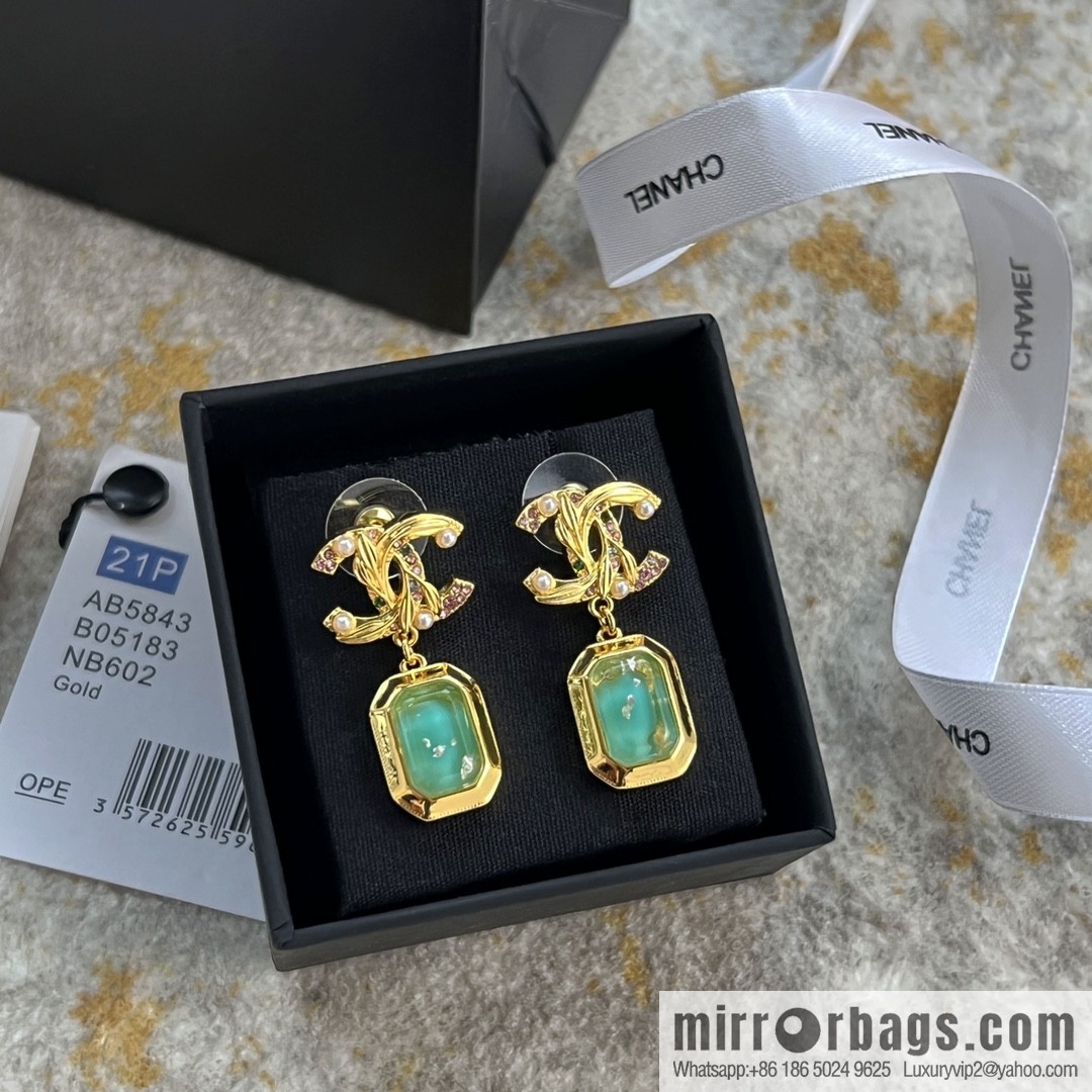New ☑️ CHANEL Chanel c2 double c green square stud earrings