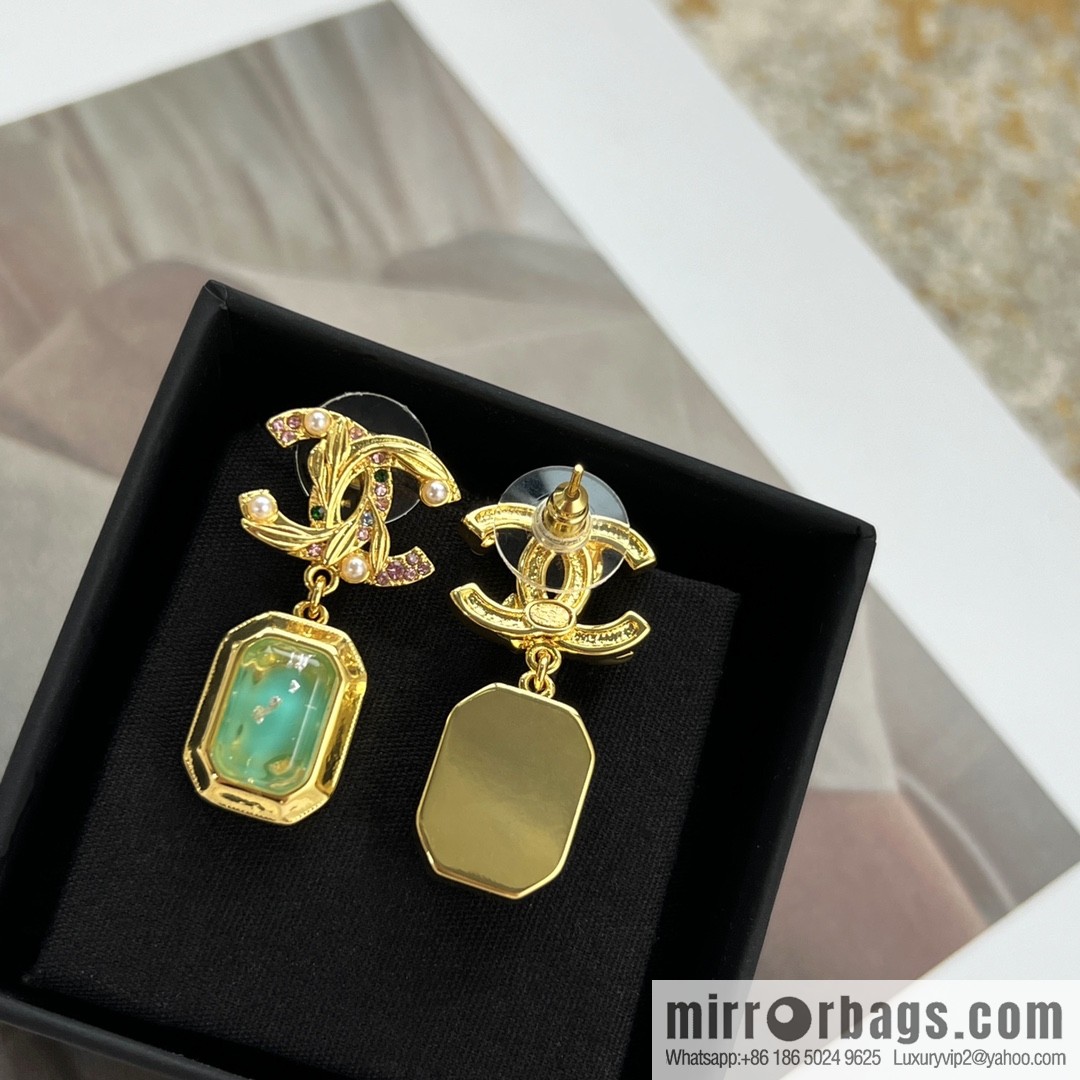 New ☑️ CHANEL Chanel c2 double c green square stud earrings